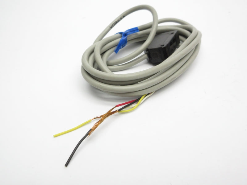 OMRON E3V-DS70C43S 12-24VDC NSNP