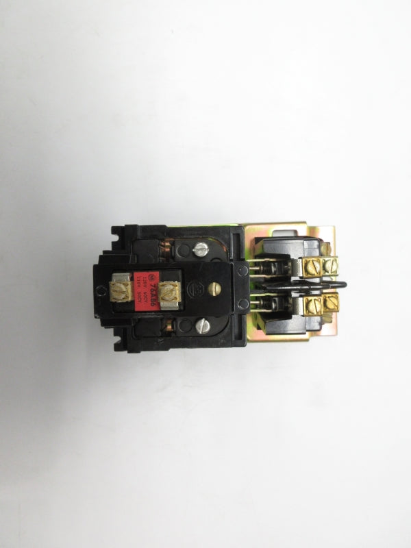 ALLEN BRADLEY 700-BR200A1 110/120V (BR/YL) NSMP