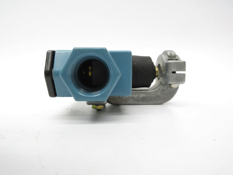 MICRO SWITCH BZE6-2RN194 480VAC 15A (AS PICTURED) NSNP