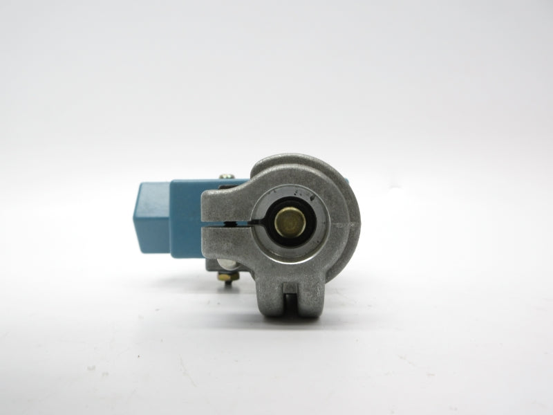 MICRO SWITCH BZE6-2RN194 480VAC 15A (AS PICTURED) NSNP