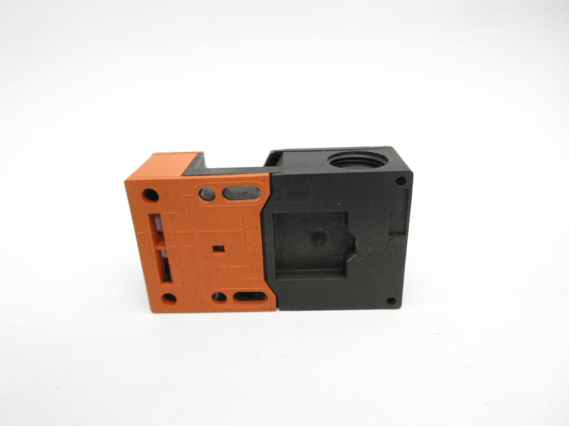 SIEMENS 3SE2243-0XX30 230VAC 4A (AS PICTURED) UNMP