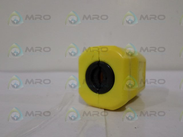 PASS & SEYMOUR PS5965-YCC20 STRAIGHT PLUG *NEW NO BOX*