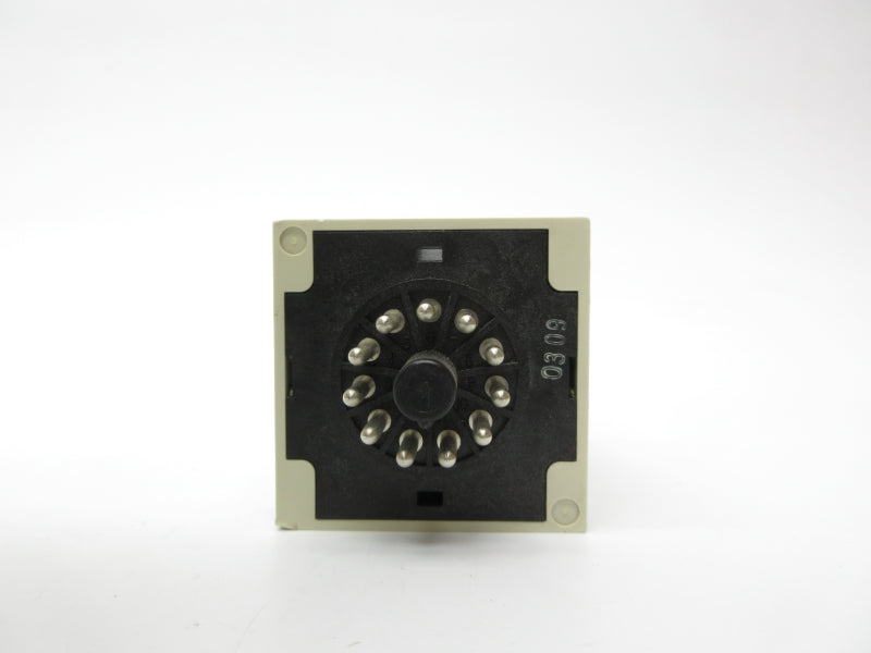 ALLEN BRADLEY 700-HR52TA17 SER. B 100-240VAC 5A 0-6S NSNP