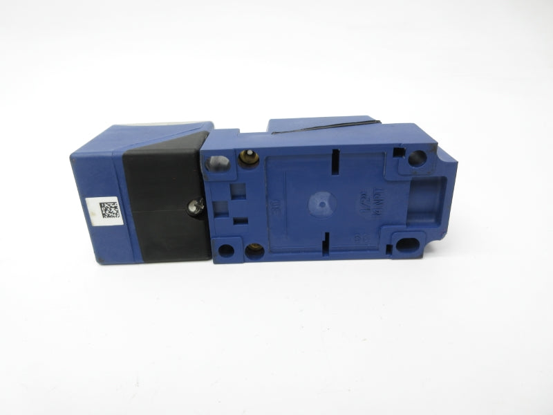 TELEMECANIQUE XS7C4A1MPN12 24-240V NSNP