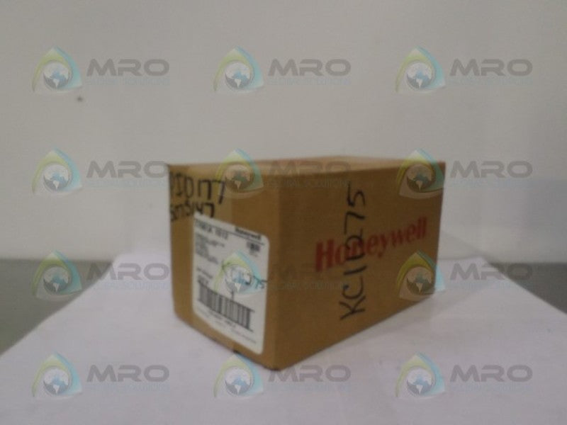 HONEYWELL C7061A1012 DYNAMIC SELF CHECK UV FLAME DETECTOR *FACTORY SEALED*
