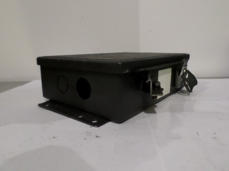 STI LCC-FB-DC2-U LIGHT CURTAIN CONTROLLER UNMP