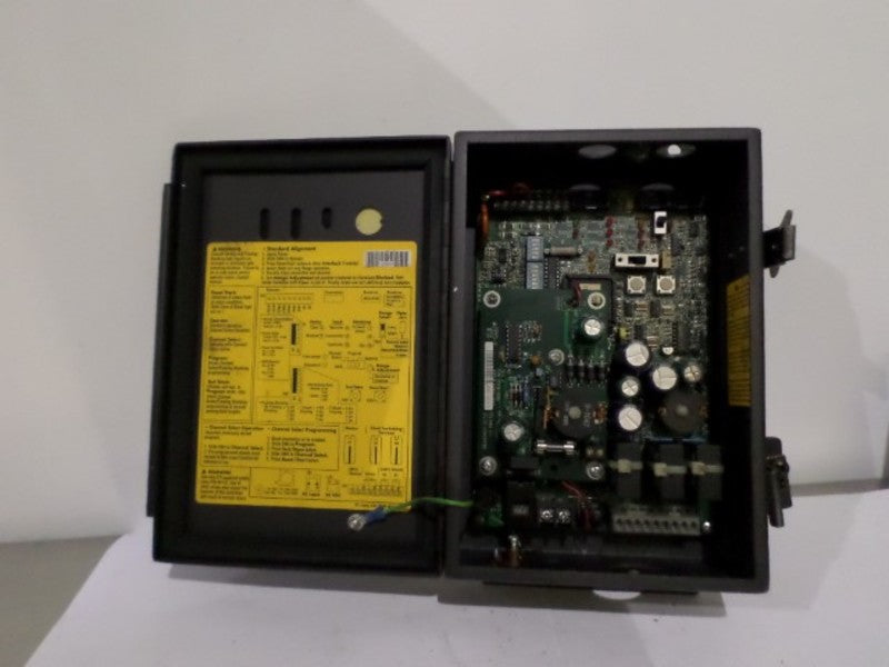 STI LCC-FB-DC2-U LIGHT CURTAIN CONTROLLER UNMP