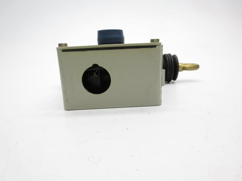 TELEMECANIQUE XY2CE1A290H7 240V 3A NSNP
