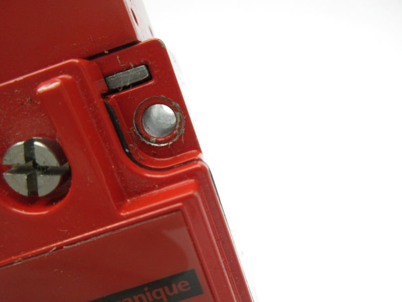 TELEMECANIQUE XCS-E7513 24V UNMP