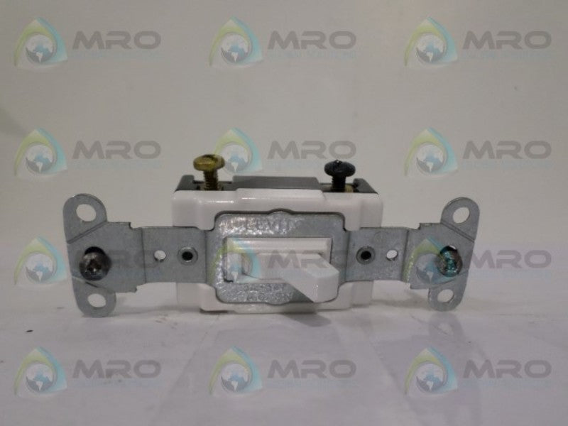 LEVITON 18203-CW WHITE 3-WAY FRAMED SWITCH  NSMP