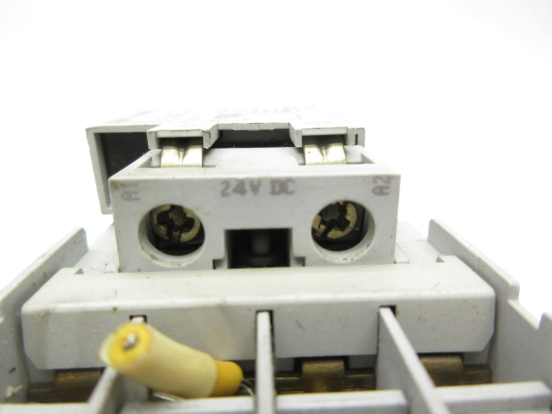 ALLEN BRADLEY 700S-CF440ZJC SER. A 24VDC UNMP
