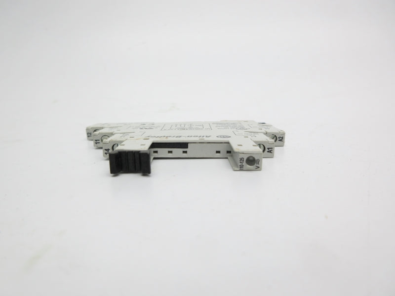 ALLEN BRADLEY 700-HLT1U1 SER. A 110-125V (AS PICTURED) NSNP
