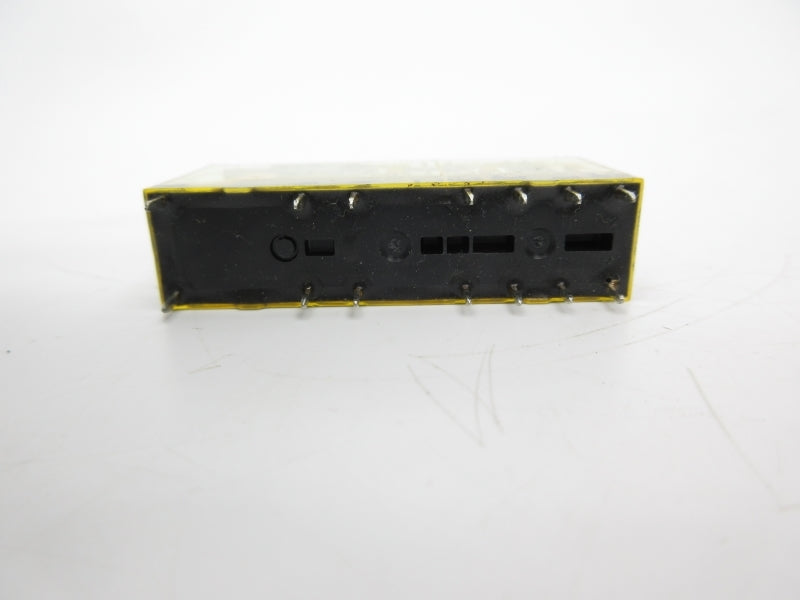 IDEC RF1V-4A2B-D24 250V 6A UNMP
