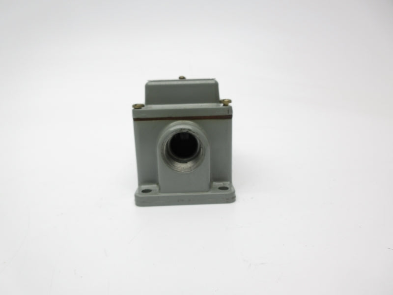 ALLEN BRADLEY 802T-R4TD SER. 1 120VAC 3A (AS PICTURED) NSNP