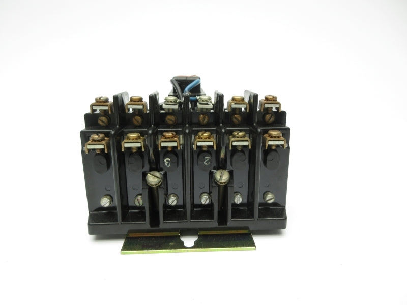 ALLEN BRADLEY 700-BRM400A1 SER. B 110/120V NSNP