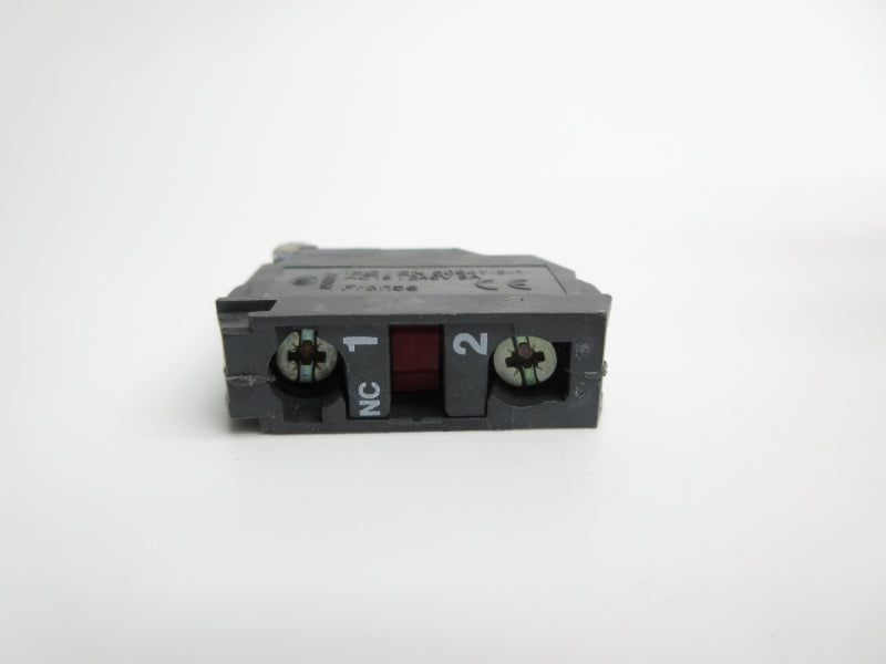 TELEMECANIQUE ZBE-102 240V 3A NSNP