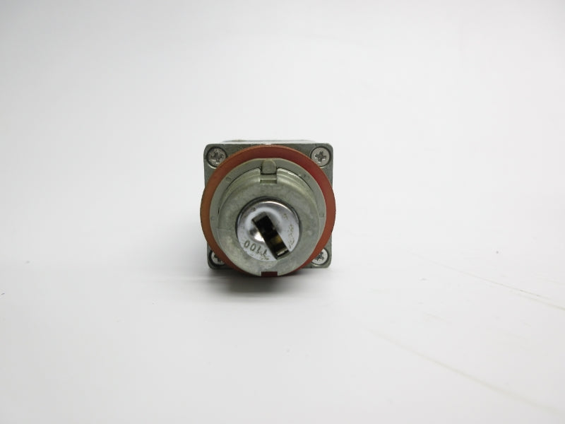 ALLEN BRADLEY 800MR-H33B SER. A (NO KEY) (AS PICTURED) NSNP