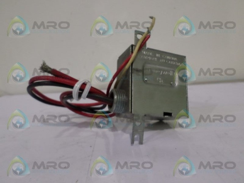 HONEYWELL R841D1028 LOW VOLTAGE RELAY 24V NSNP