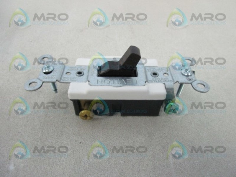LEVITON CS320-2 3W TOGGLE SWITCH  NSMP