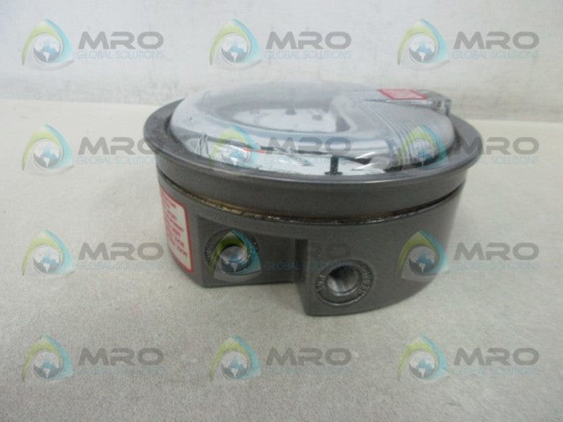 DWYER 12-16736-01 PRESSURE GAUGE 30-0-30 PSI   UNMP