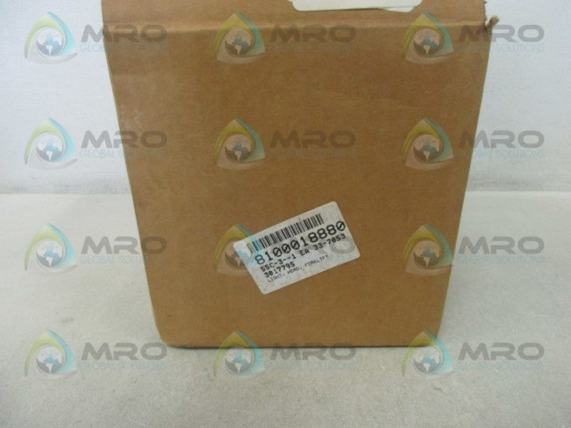 HYSTER 3017795 HEAD LIGHT (AMBER)  NSMP