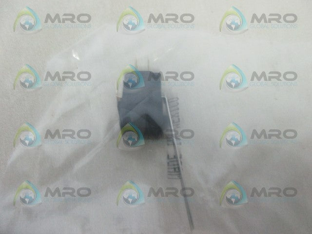 HONEYWELL V7-1B17D8-048-S SNAP SWITCH * NEW IN FACTORY BAG *