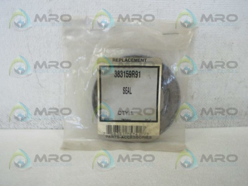 INDUSTRIAL MRO 383159R91 OIL SEAL * NEW IN FACTORY BAG *