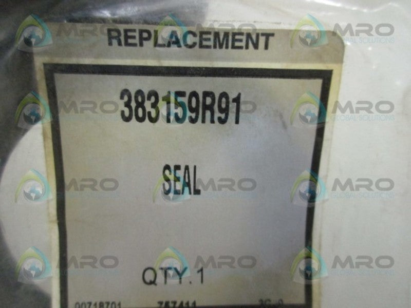 INDUSTRIAL MRO 383159R91 OIL SEAL * NEW IN FACTORY BAG *