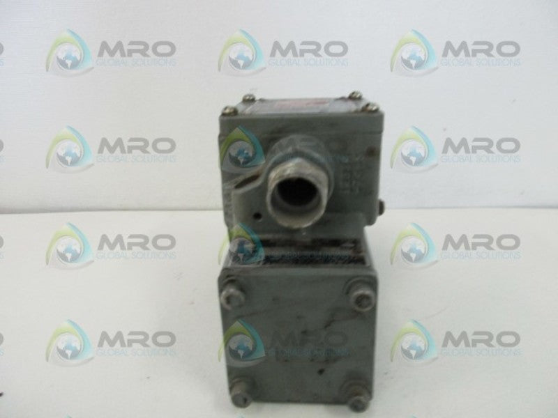 MOORE PRODUCTS 77-16 PRESSURE TRANSDUCER  UNMP