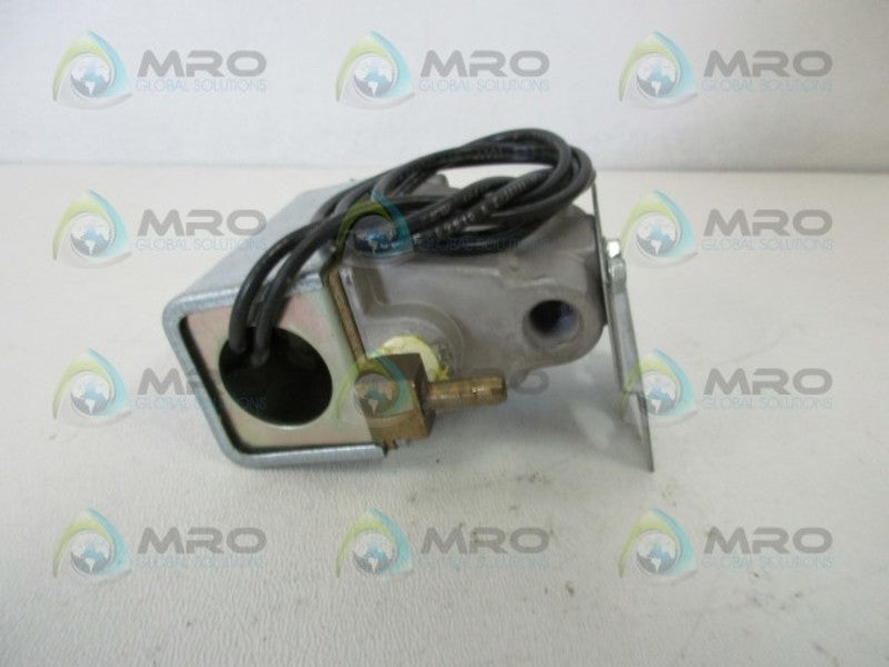 JOHNSON CONTROLS V11HDA-100 AIR VALVE  UNMP