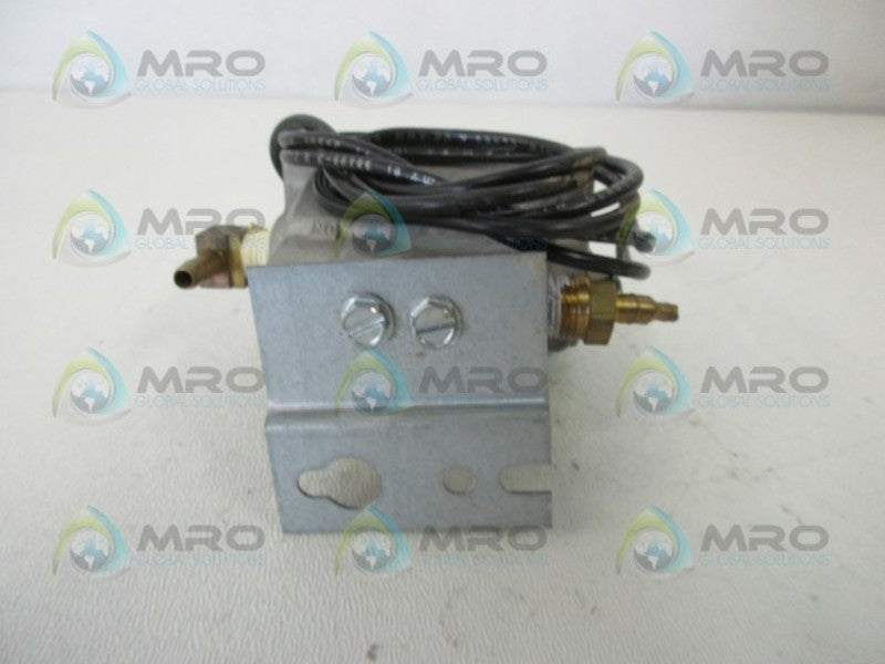 JOHNSON CONTROLS V11HDA-100 AIR VALVE  UNMP