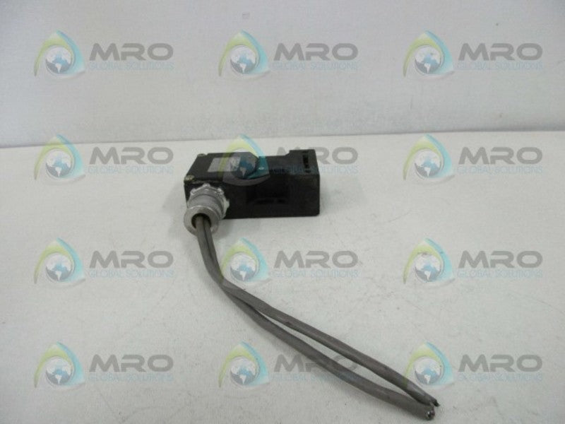 SCHMERSAL AZ-16ZVR/B1-1876 INTERLOCK SWITCH  UNMP