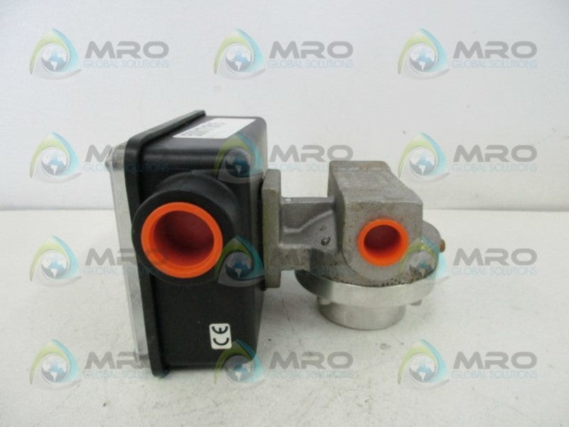 UNIVERSAL SN-DSB2GLM-4-38V.85-A1NU-10 FLOW MONITOR  UNMP