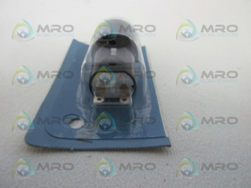 IDEC AP6M WHITE DOMED LED PILOT LIGHT * NEW IN ORIGINAL PACKAGE *