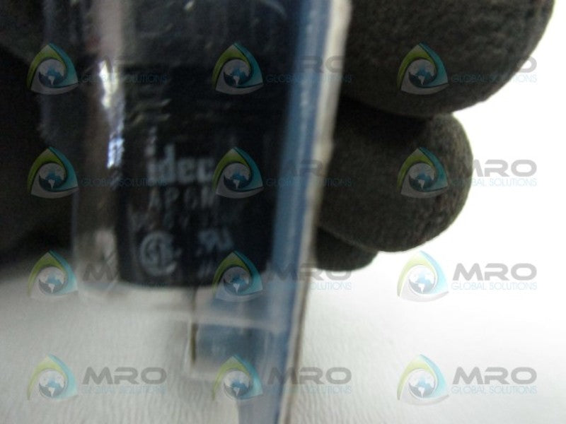 IDEC AP6M WHITE DOMED LED PILOT LIGHT * NEW IN ORIGINAL PACKAGE *