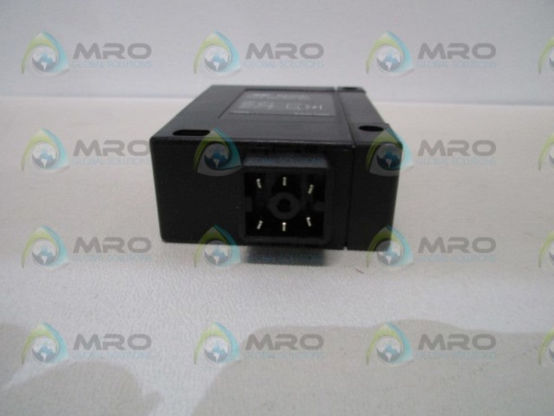 BAUMER FHDK FHDK26R7001/S27 BACKGROUND SUPPRESSION DIFFUSE SENSOR  NSNP