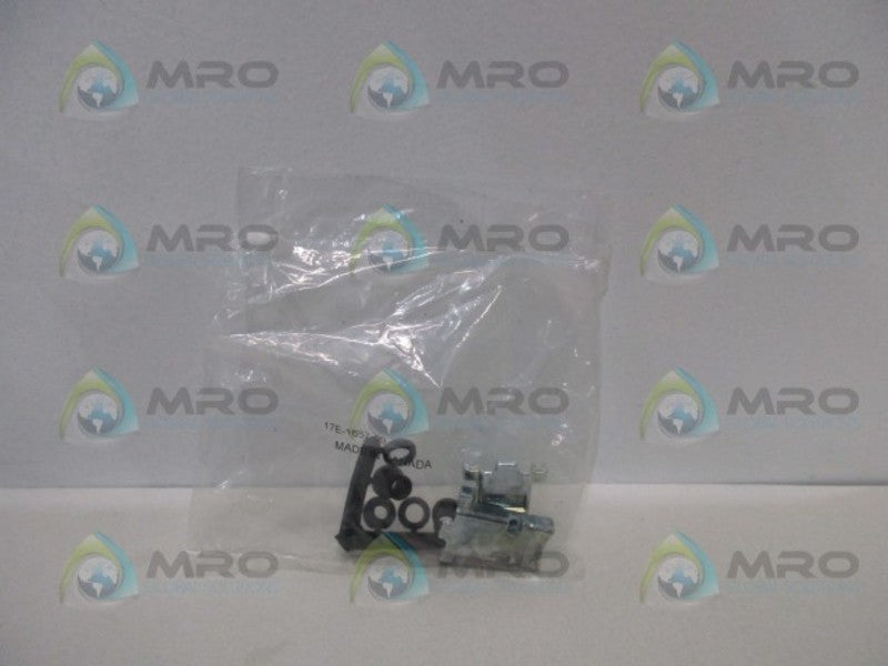 AMPHENOL 17E-1657-09 D SUB BACKSHELL * NEW IN FACTORY BAG *