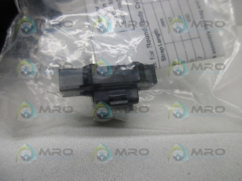 PARKER P8S-TMC01 SENSRO BRACKET * NEW IN FACTORY BAG *