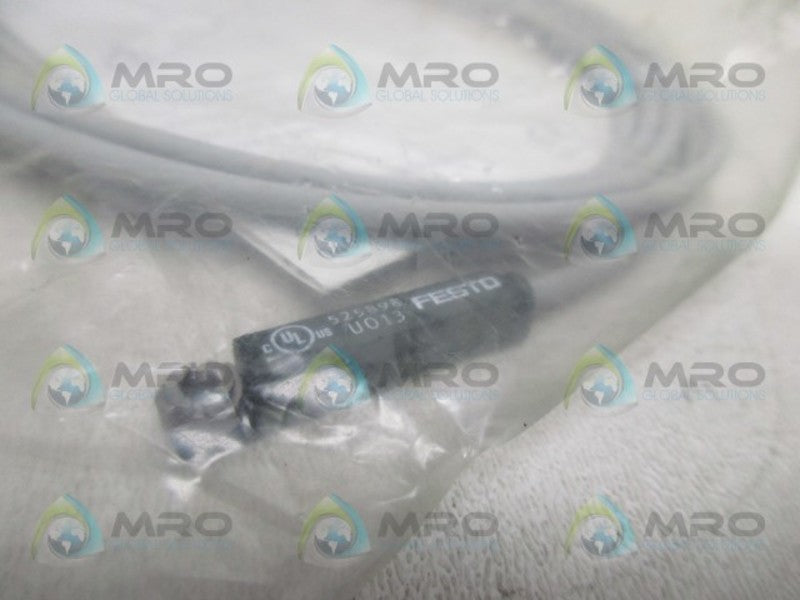 FESTO SMT-8F-PS-24V-K2,5-OE PROXIMITY SENSOR * NEW IN FACTORY BAG *