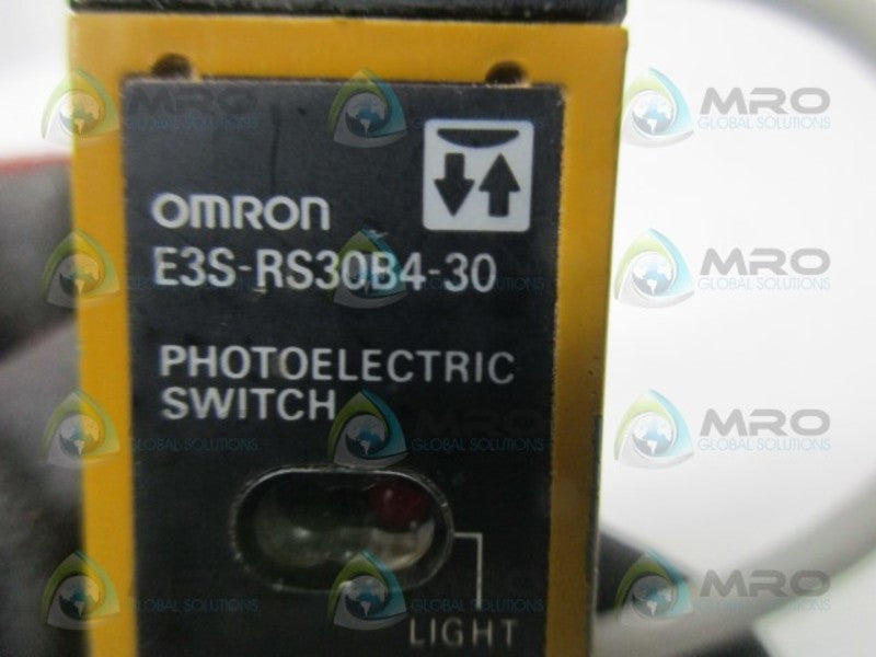 OMRON E3S-RS30B4-30 PHOTOELECTRIC SWITCH  UNMP