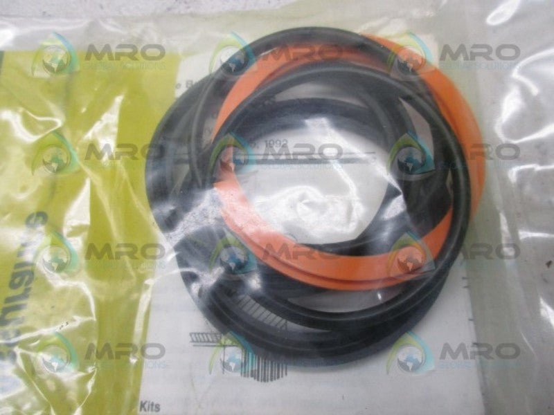 PARKER PK252HLL01 PISTON SEAL KIT * NEW IN FACTORY BAG *
