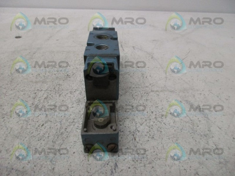 MAC 812C-PM-876AA-112AG SOLENOID VALVE (AS PICTURED)  UNMP