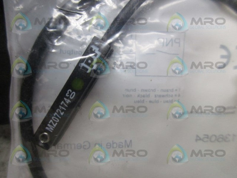 IPF MZ072174 MAGNETIC SENSOR * NEW IN FACTORY BAG *