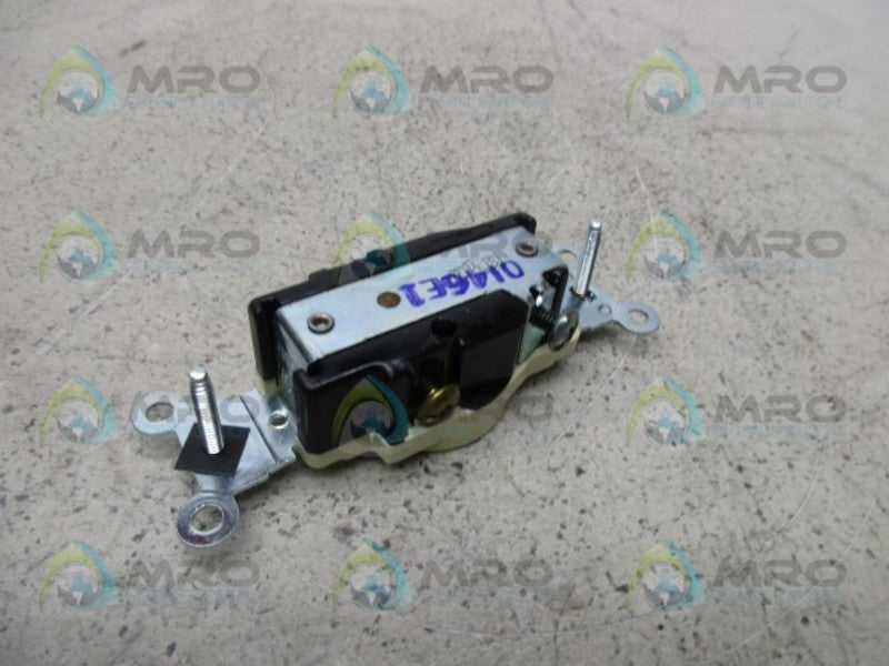 LEVITON 5661-I RECEPTACLE  NSMP