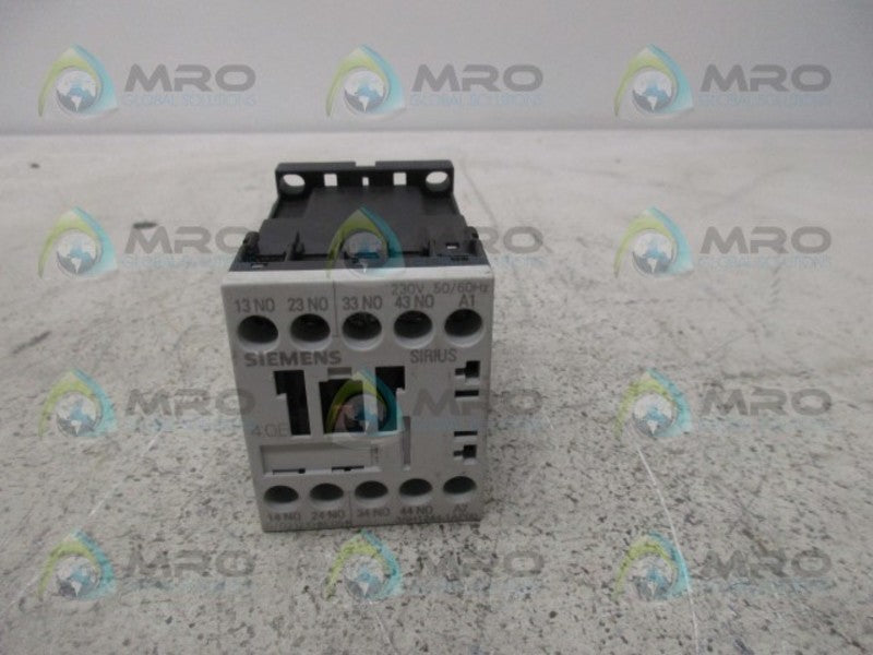 SIEMENS 3RH1244-1AP00 CONTACTOR  UNMP