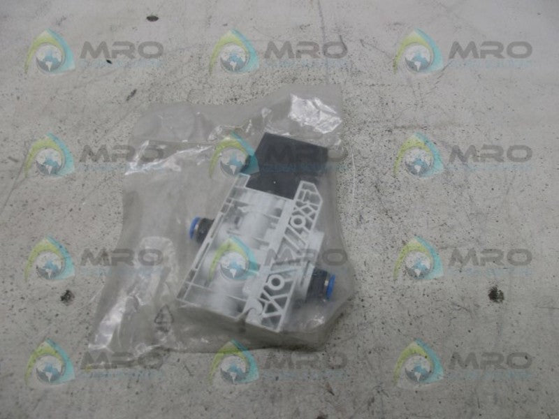 FESTO VUVB-L-M32C-AD-Q8-1C1 SOLENOID VALVE * NEW IN FACTORY BAG *