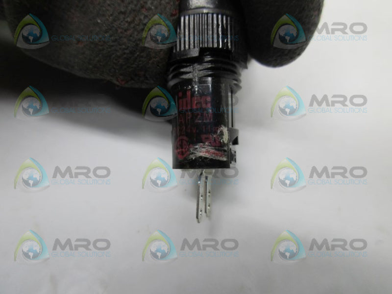 IDEC AP2M RED LED PILOT LIGHT  UNMP