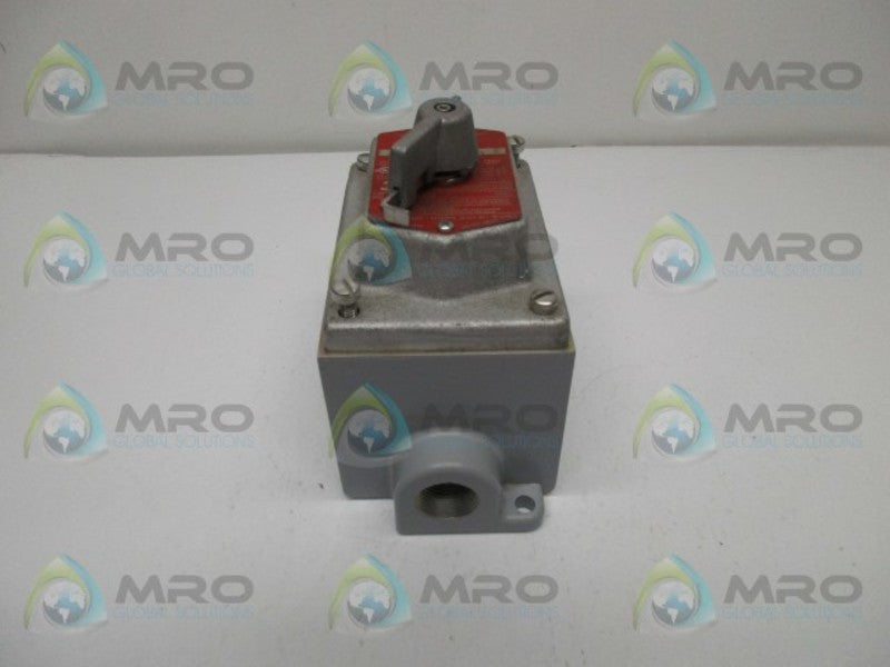 CROUSE HINDS DSD923 SELECTOR SWITCH  UNMP
