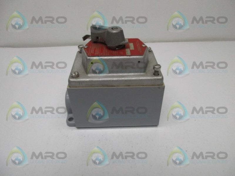 CROUSE HINDS DSD923 SELECTOR SWITCH  UNMP