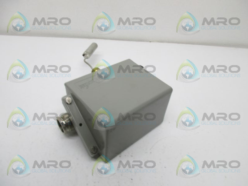 DWYER KPS-79 THERMOSTAT PRESSURE SWITCH  NSNP
